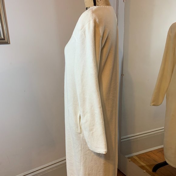 Oscar de la Renta Full Zipper Poly Plush Robe - Picture 4 of 8